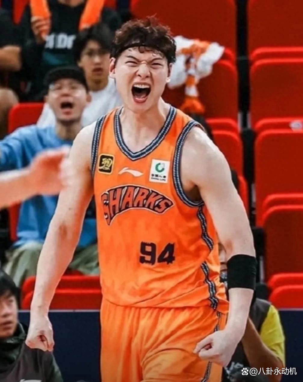 世俱杯分组-针锋相对的对决中，球队展现出色的团队协作