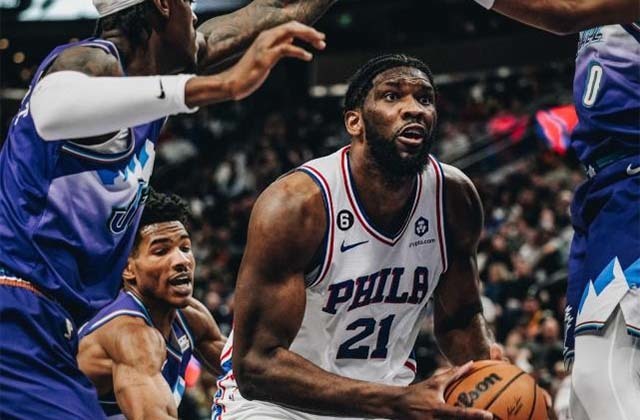 包含人负黄蜂，东部第一宝座岌岌可危的词条