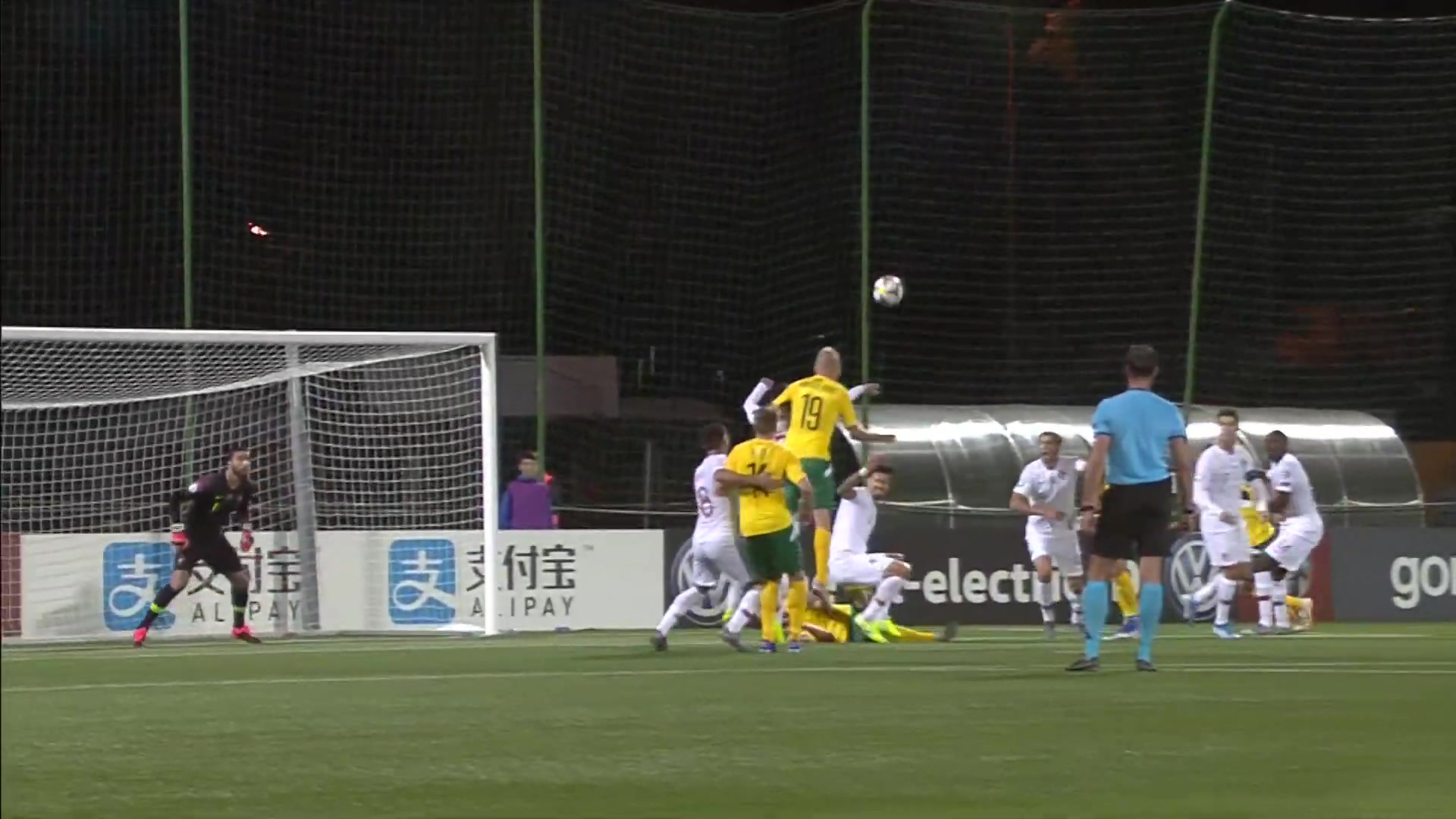 世俱杯-立陶宛险胜保加利亚，成功晋级欧预赛四强的简单介绍