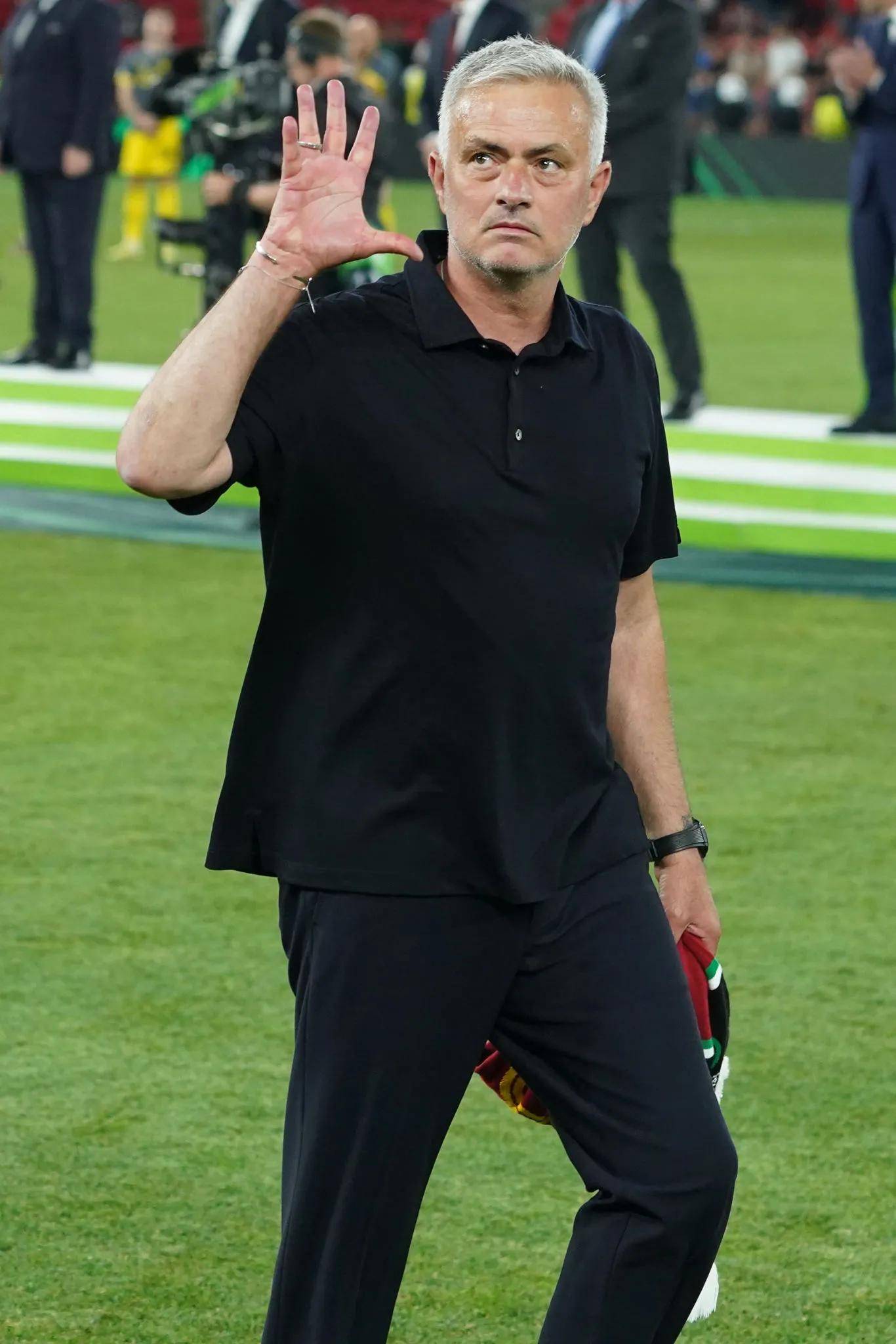 莱切主场大捷射脚造点助攻闪耀全场的简单介绍