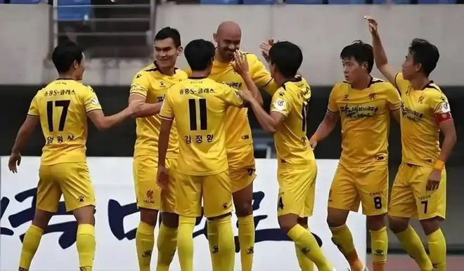 世俱杯赛程-关于赛场上的擦火花！球员们心怀荣耀的信息