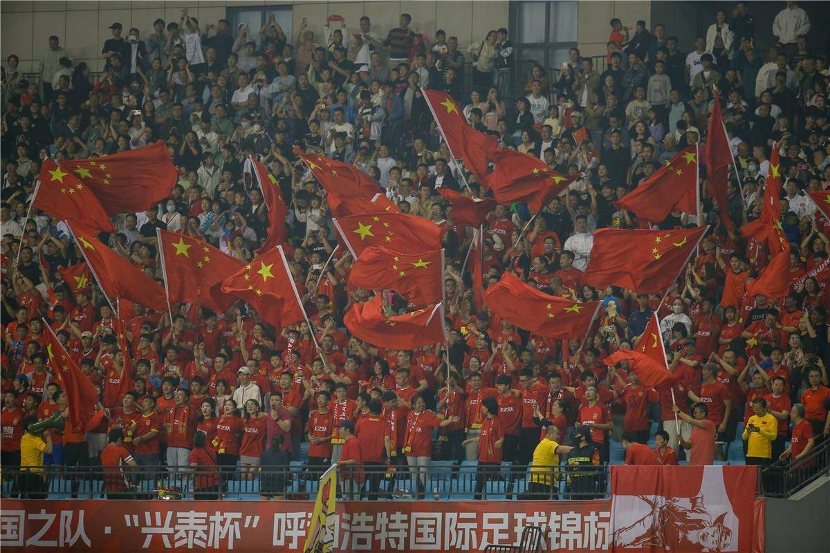 世俱杯-包含国际足坛：中国队夺冠稳定，领先优势明显的词条