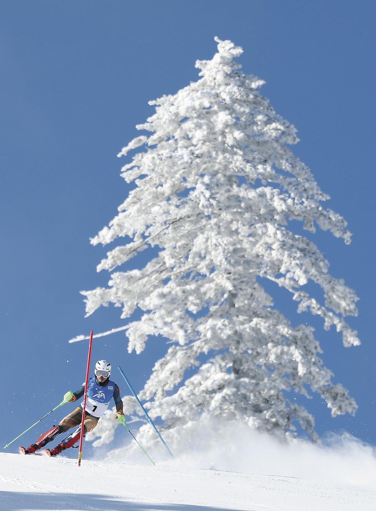 世俱杯改制-滑雪选手勇夺亚军，破局成功