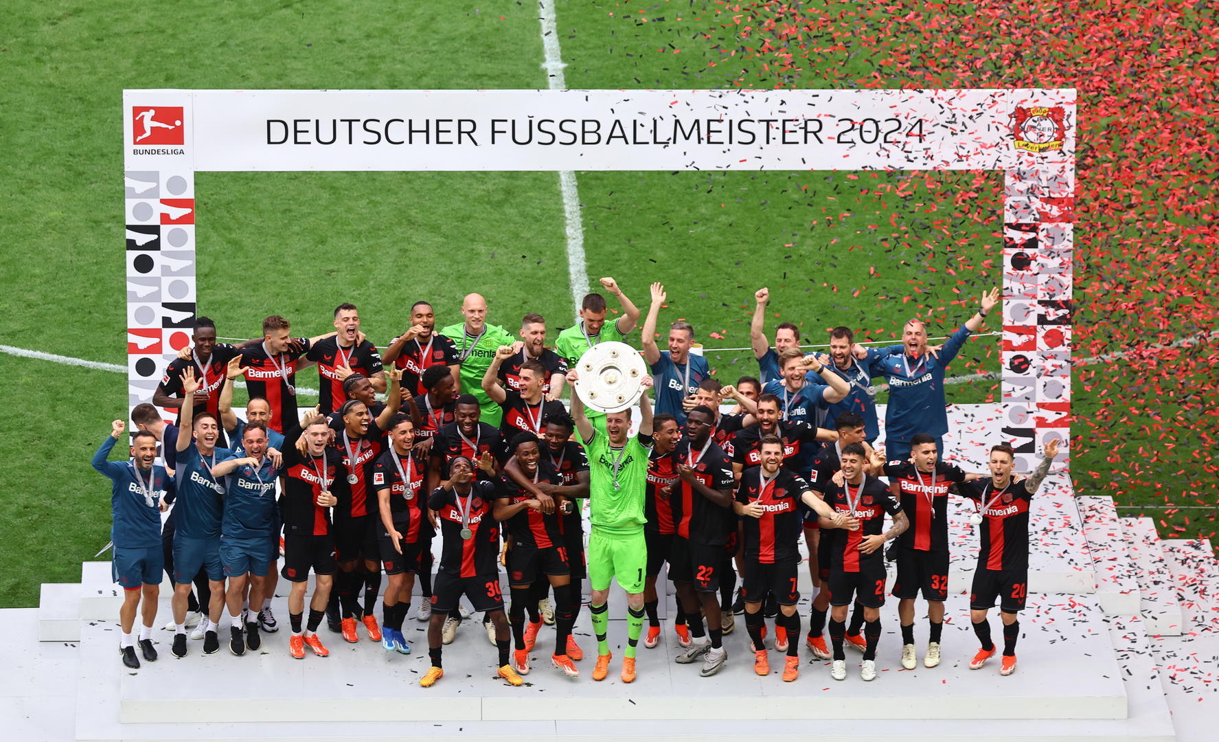 世俱杯决赛-沃尔夫斯堡主场不敌勒沃库森，失去不败纪录的简单介绍