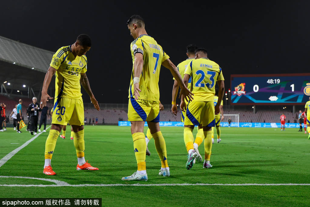 包含阿尔萨德晋级，下一轮比赛抢眼表现的词条