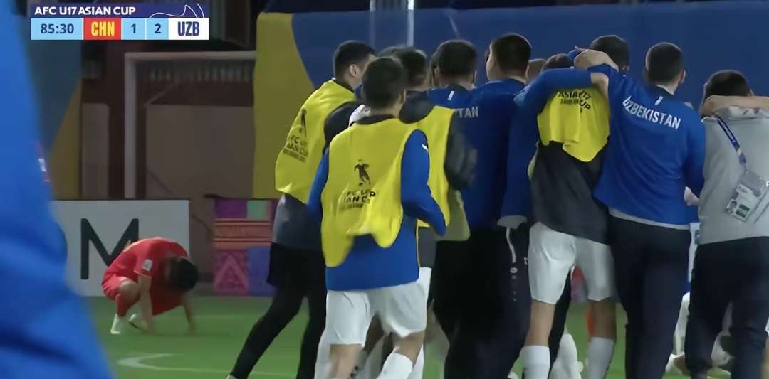 乌兹别克斯坦球队取得四连胜，领跑小组的简单介绍