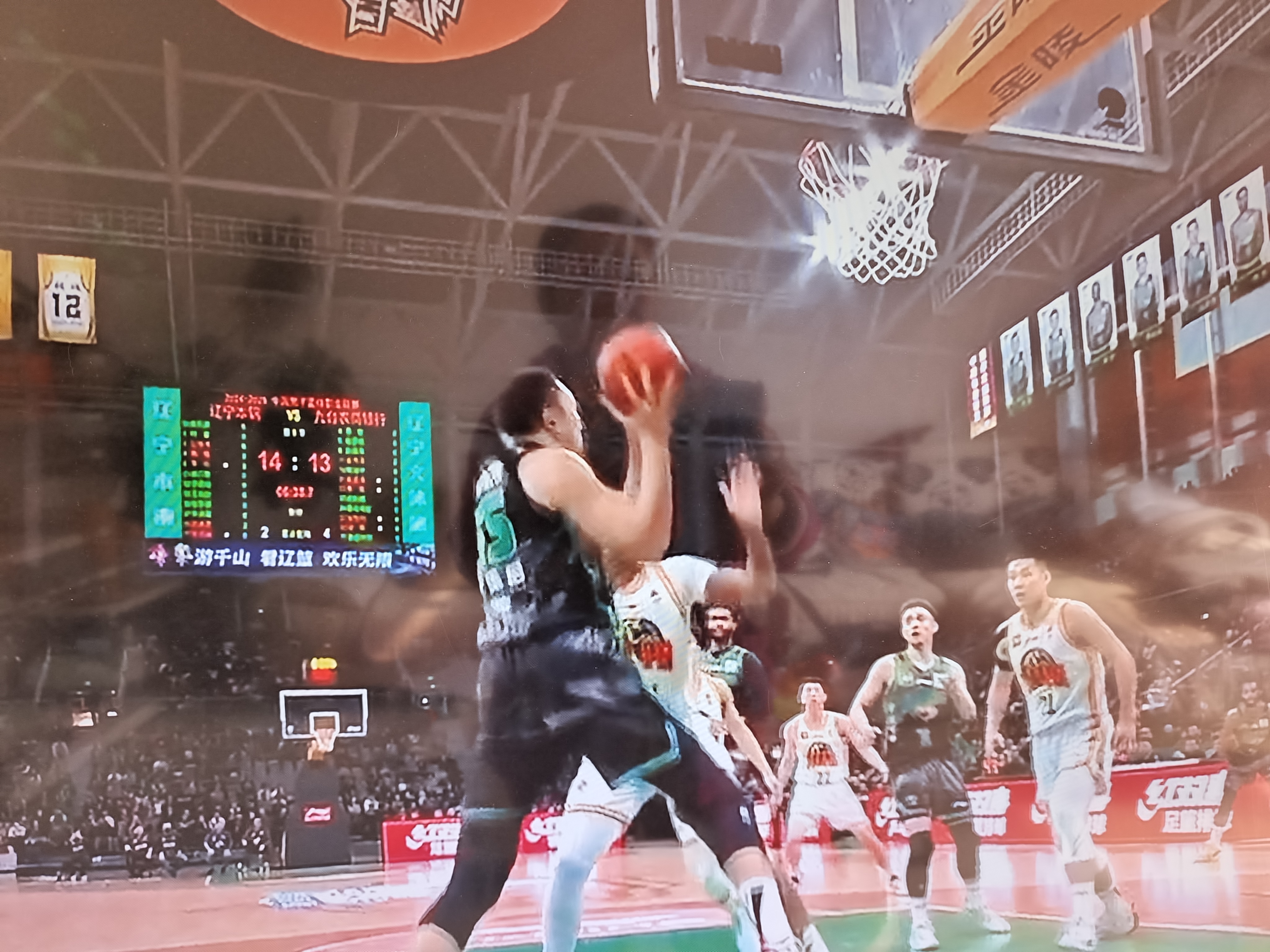 世俱杯官网-关于辽宁男篮在场上展现强大实力，获得关键胜利的信息