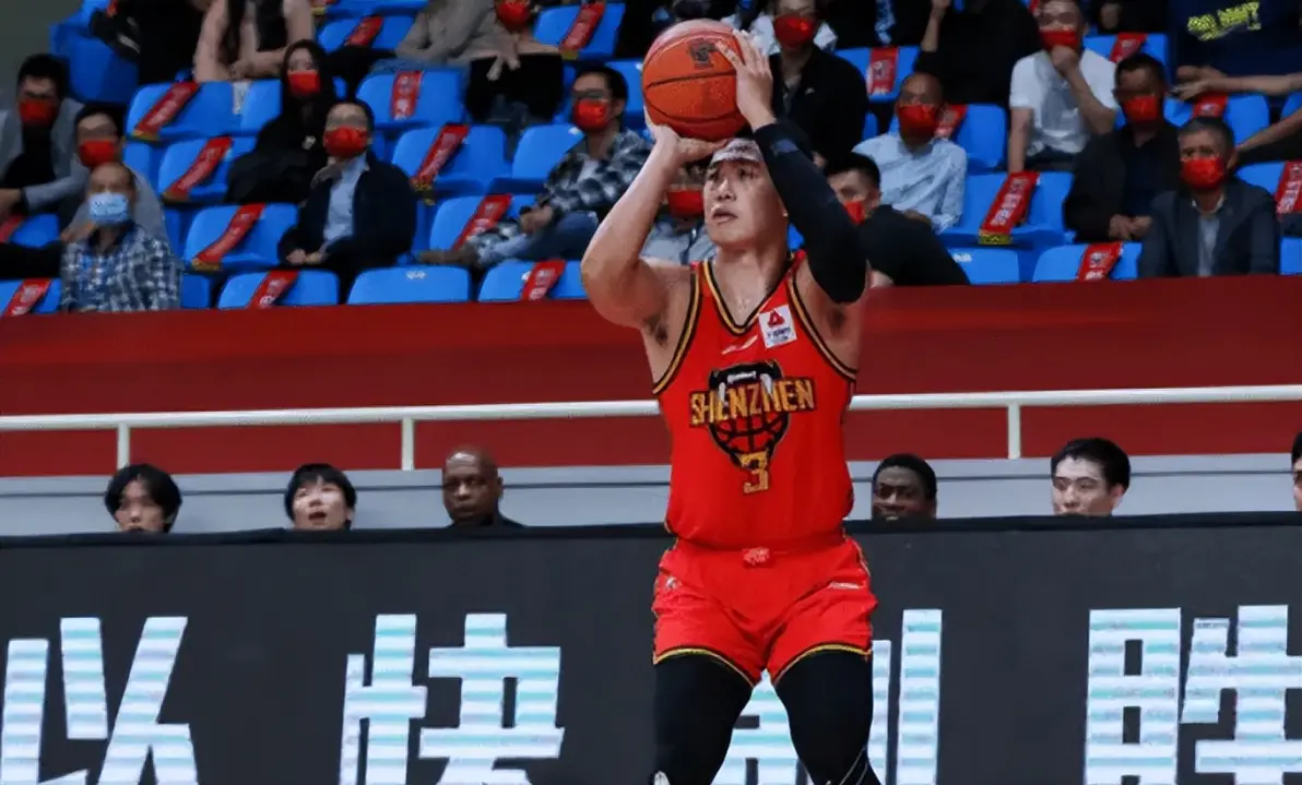 某队队员砍下高分，助力全队获胜