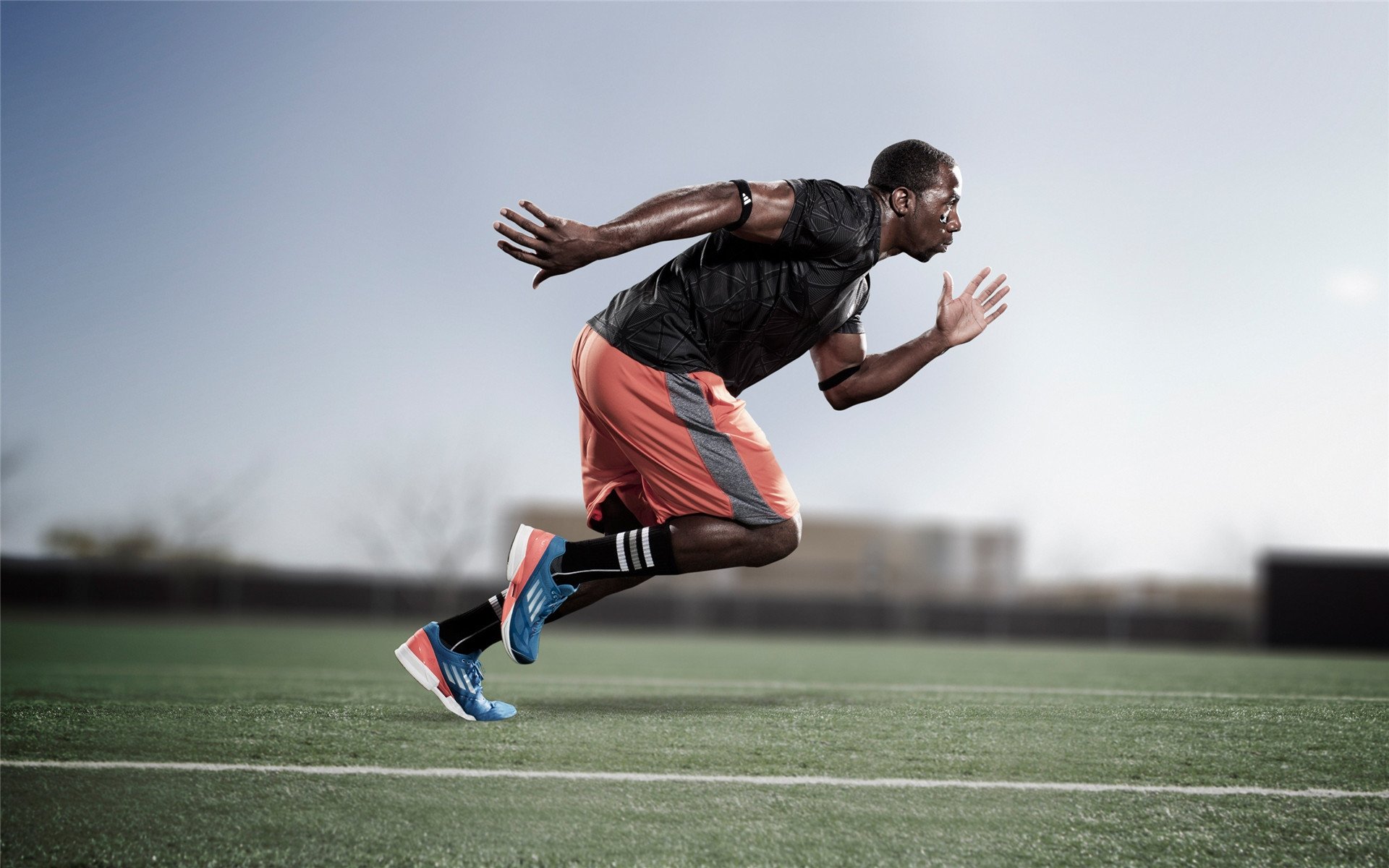 弹了四下的球，与一颗冉冉升起的心