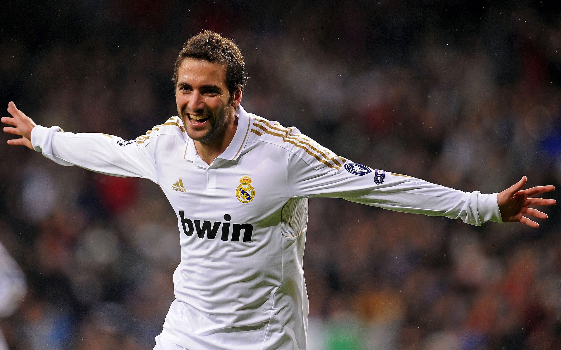 世俱杯官网-足球美学的棱角，日本队绝杀背后，马琳如何用技艺切割胜利